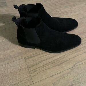 Black men’s Chelsea boots